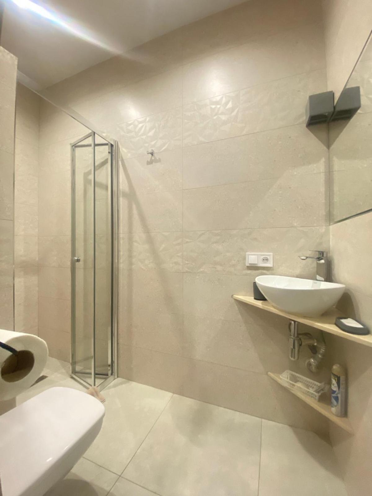 2 вул ковжуна 2 кім Apartment *